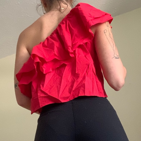 Off the shoulder red crop top - Picture 2 of 3